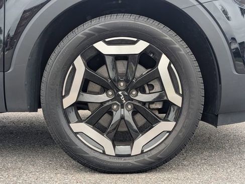 Certified 2024 Kia Telluride EX w/ EX Captain's Chair Package AWD/4WD image 12