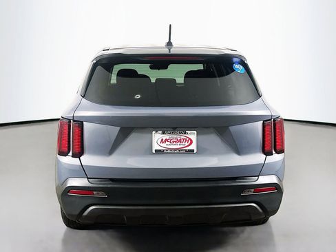 Certified 2023 Kia Sorento LX FWD image 16