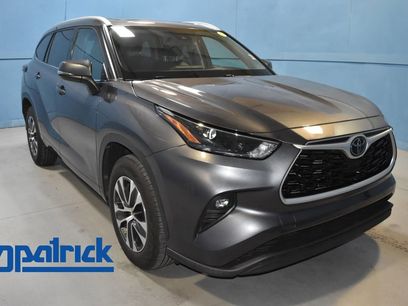 Used 2022 Toyota Highlander XLE