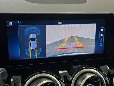 Used 2025 Mercedes-Benz GLA 250 4MATIC image 38