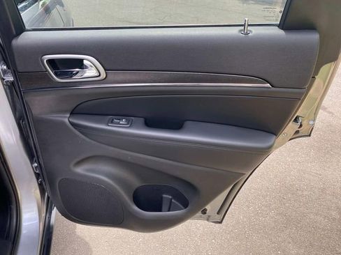 Used 2018 Jeep Grand Cherokee Limited RWD image 33