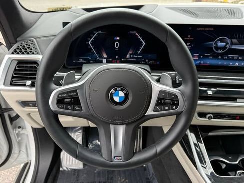 Used 2026 BMW X7 xDrive40i w/ M Sport Package AWD/4WD image 24