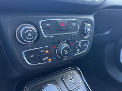 Used 2019 Jeep Compass Limited image 19