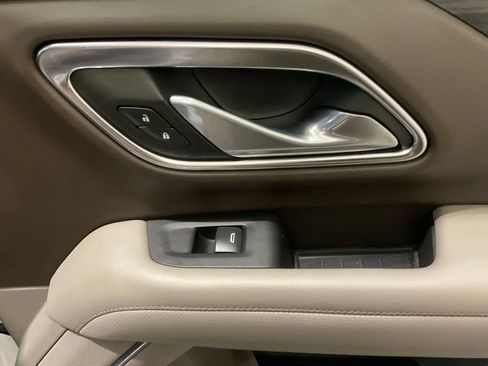Used 2021 GMC Yukon XL SLT w/ Rear Media and Nav Package RWD image 15