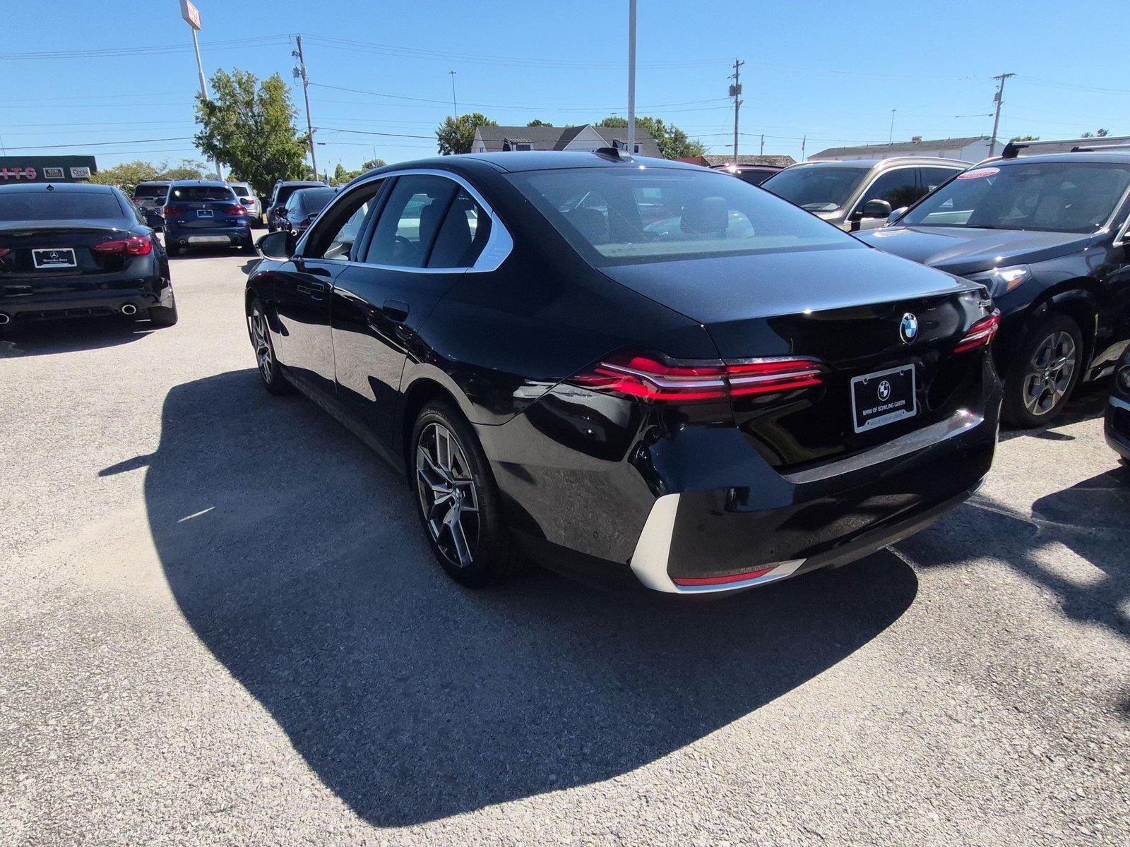 Used 2026 BMW 530i RWD image 3