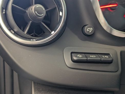 Certified 2021 Chevrolet Camaro LT RWD image 22
