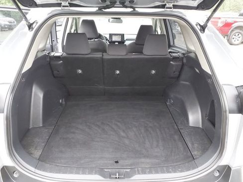 Used 2019 Toyota RAV4 XLE AWD/4WD image 23