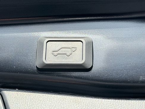 Used 2023 Toyota RAV4 XLE Premium AWD/4WD image 10