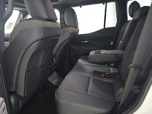 Used 2024 Lexus GX 550 AWD/4WD image 12