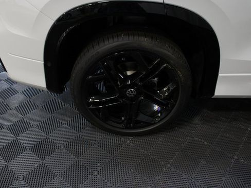 New 2025 Volkswagen Tiguan SE R-Line image 25