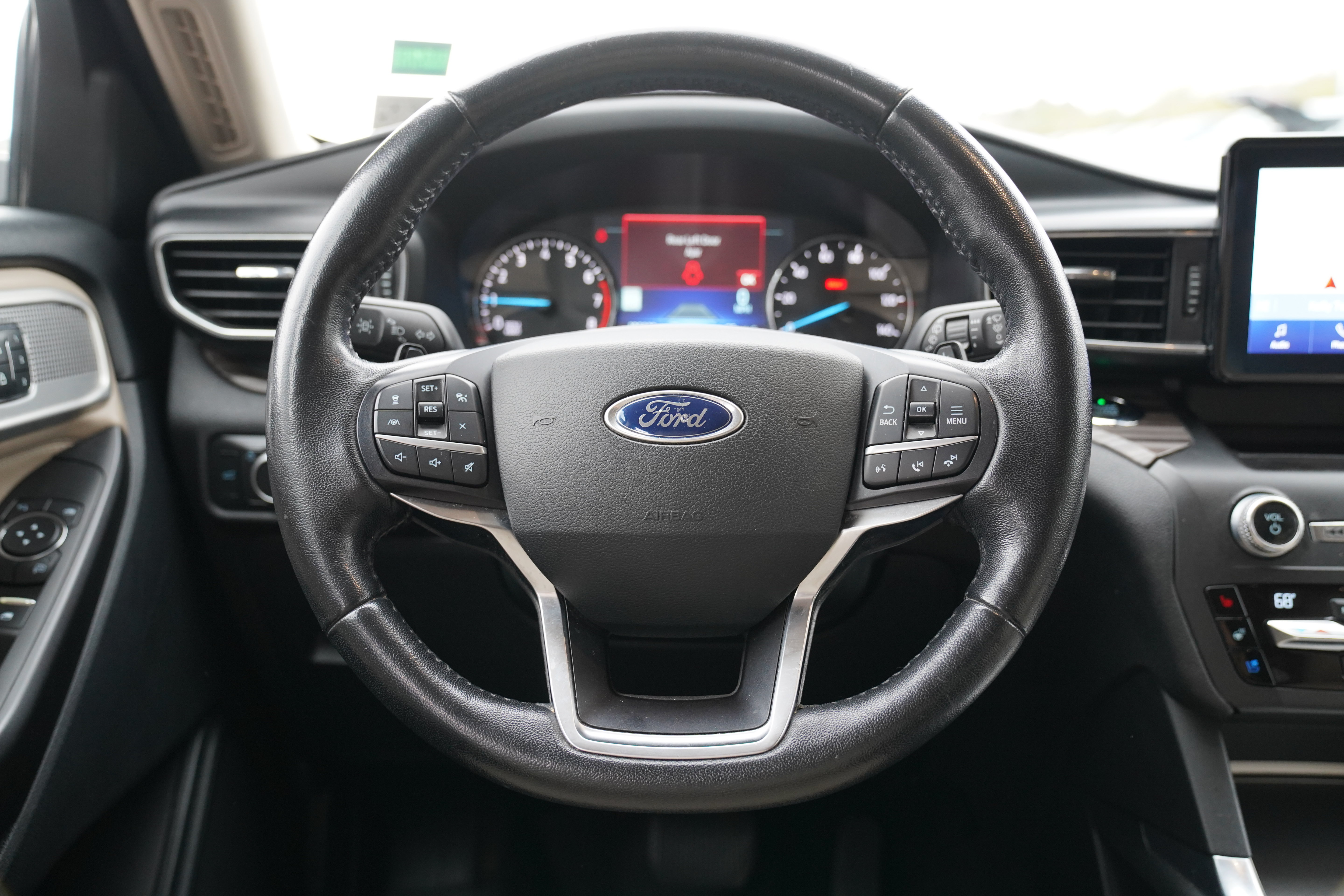 Used 2020 Ford Explorer Limited AWD/4WD image 19
