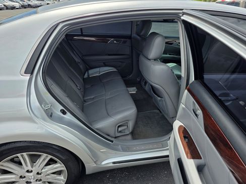 Used 2010 Toyota Avalon Limited FWD image 25