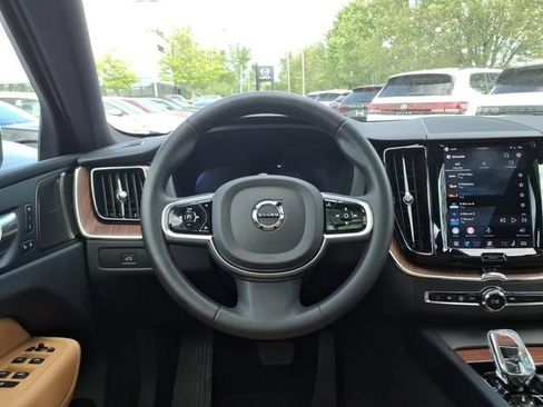 Used 2023 Volvo XC60 B5 Ultimate w/ Climate Package AWD/4WD image 18