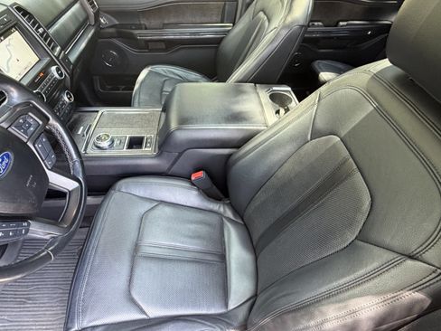 Used 2018 Ford Expedition Limited w/ Equipment Group 301A RWD image 16