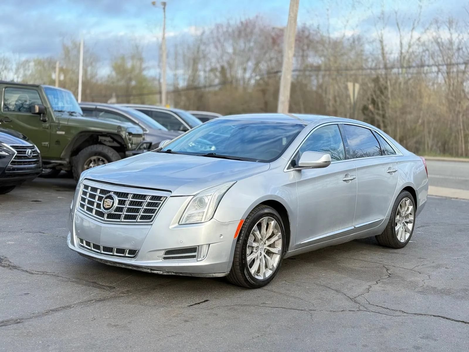 Used 2016 Cadillac XTS Luxury FWD image 2