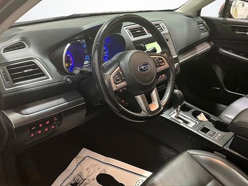 Used 2017 Subaru Outback 2.5i Limited image 17