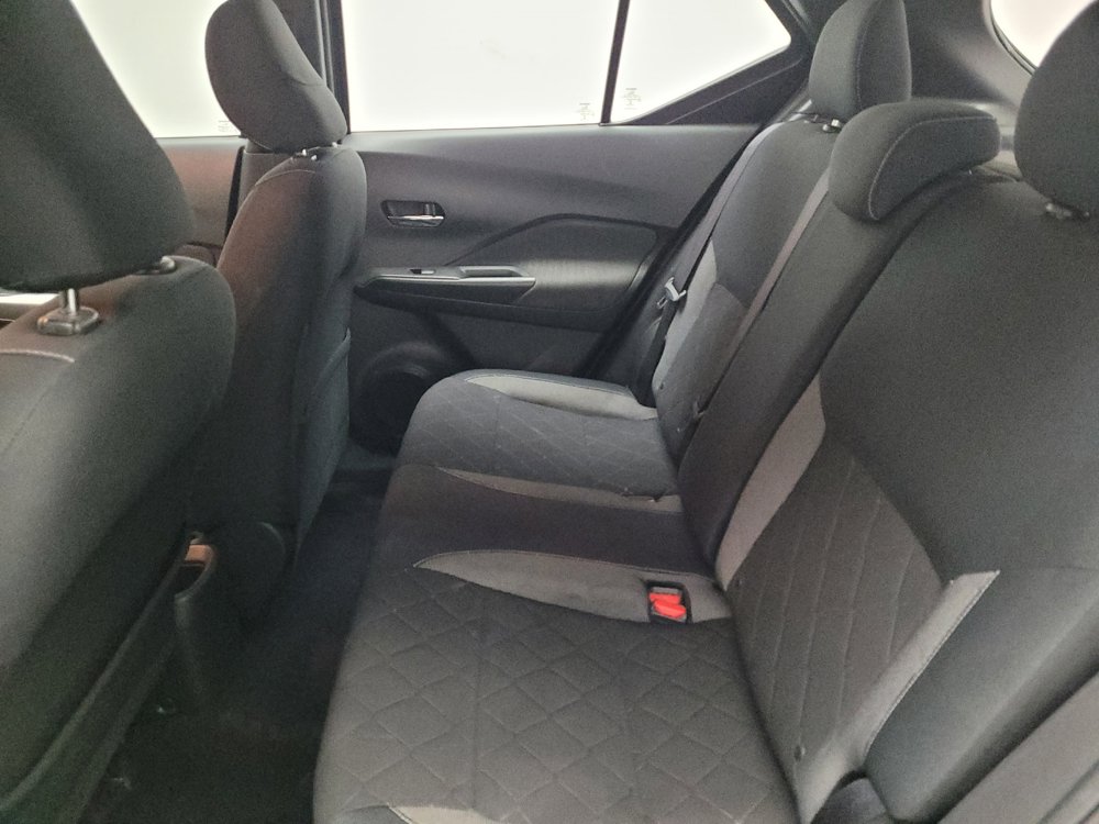 Used 2019 Nissan Kicks SV FWD image 18