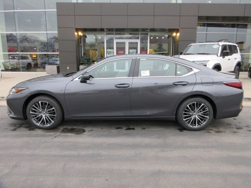 New 2025 Lexus ES 350 w/ Premium Package image 3