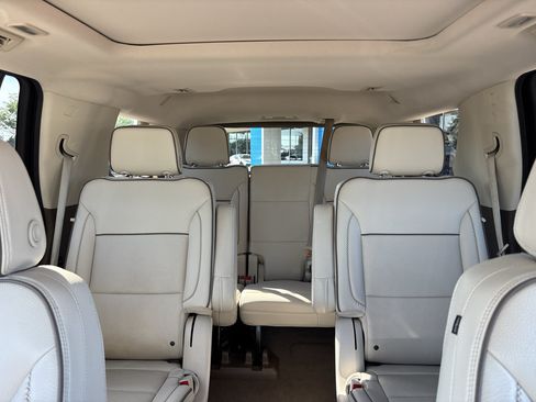 Used 2023 GMC Yukon Denali AWD/4WD image 17