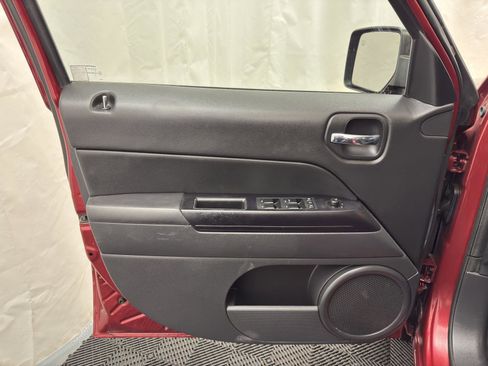 Used 2016 Jeep Patriot Sport w/ Power Value Group image 12