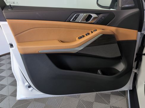 Used 2026 BMW X5 sDrive40i w/ Premium Package image 10