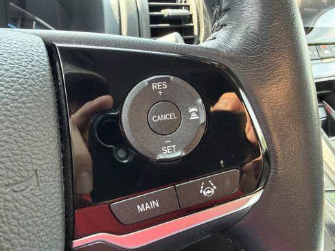 Used 2018 Honda Odyssey Touring image 17