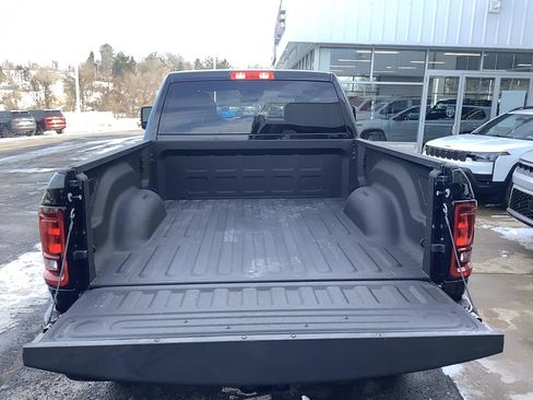 Used 2025 RAM 2500 Big Horn AWD/4WD image 5