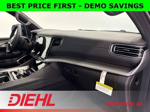 New 2026 Jeep Grand Wagoneer Limited w/ Premium Group II image 19