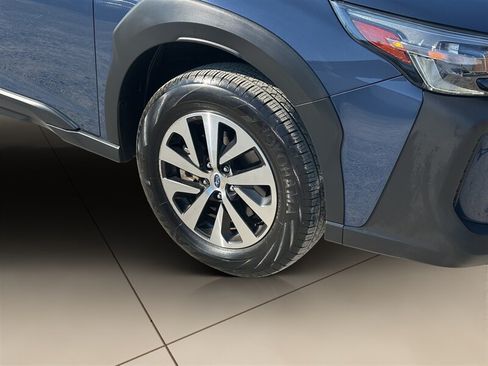 Used 2025 Subaru Outback Premium AWD/4WD image 15