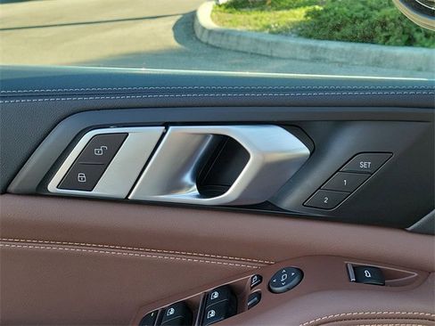 Used 2024 BMW X5 xDrive40i w/ Parking Assistance Package image 28