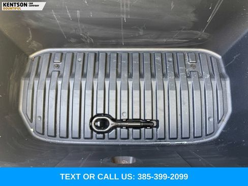 Used 2023 Tesla Model Y Performance AWD/4WD image 32