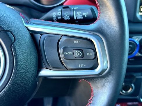 Used 2018 Jeep Wrangler Unlimited Rubicon w/ Dual Top Group image 12