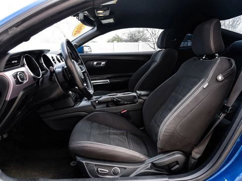 Used 2017 Ford Mustang GT image 4