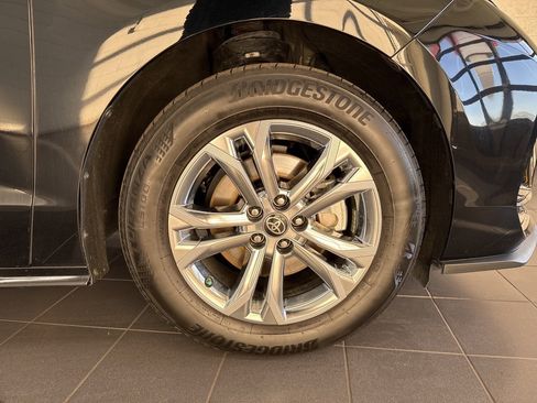 Certified 2023 Toyota Sienna XSE image 55