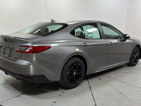 New 2026 Toyota Camry SE image 5