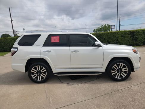 Used 2018 Toyota 4Runner Limited AWD/4WD image 4