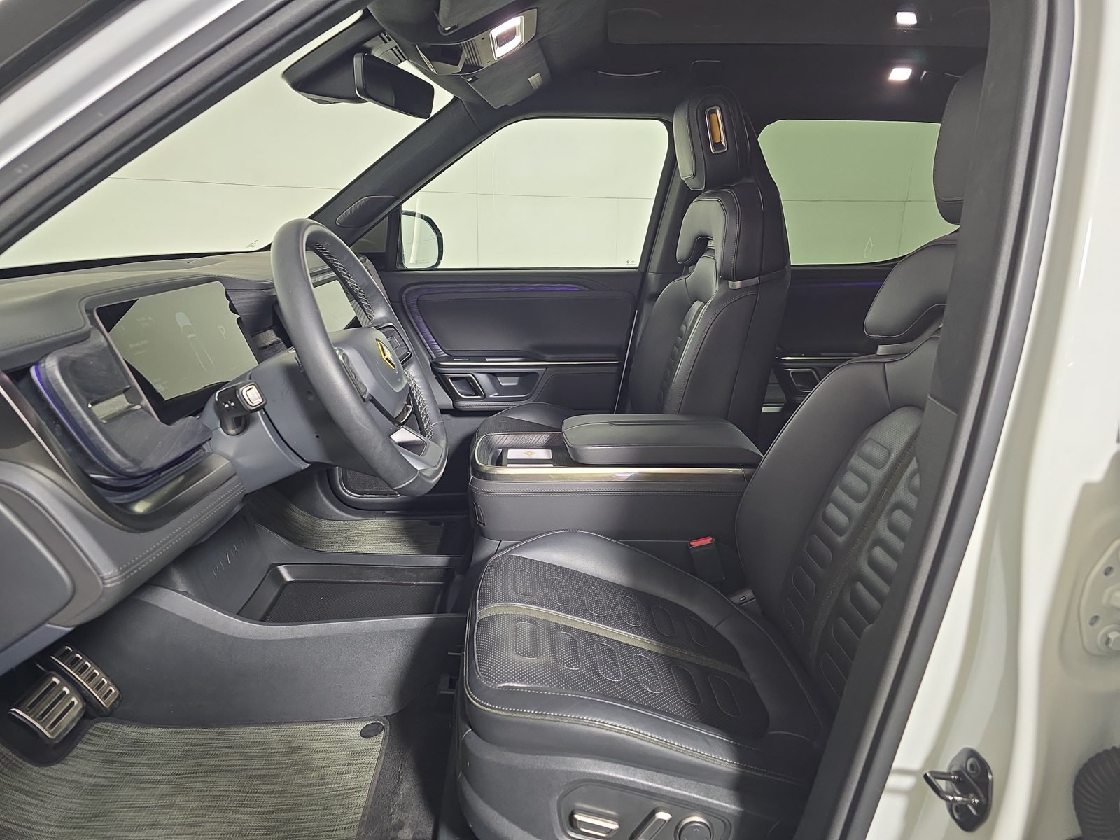 Used 2023 Rivian R1T Adventure Quad AWD/4WD image 20
