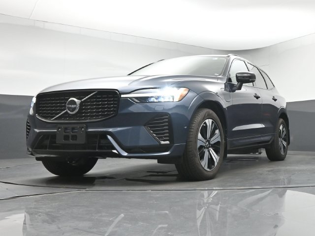 Used 2024 Volvo XC60 T8 Plus w/ Protection Package Premier AWD/4WD image 12
