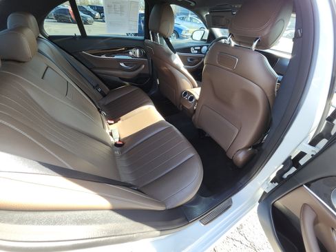 Used 2019 Mercedes-Benz E 300 image 22