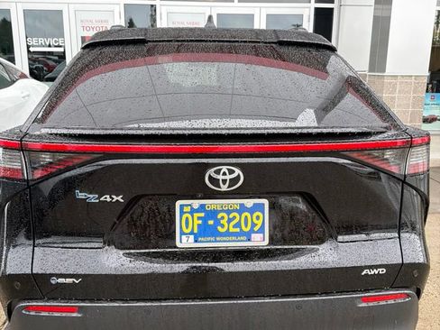 Used 2024 Toyota bZ4X AWD w/ Weather Package image 5
