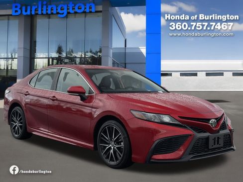 Used 2024 Toyota Camry SE image 8