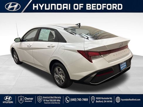Certified 2026 Hyundai Elantra SE w/ Cargo Package FWD image 9