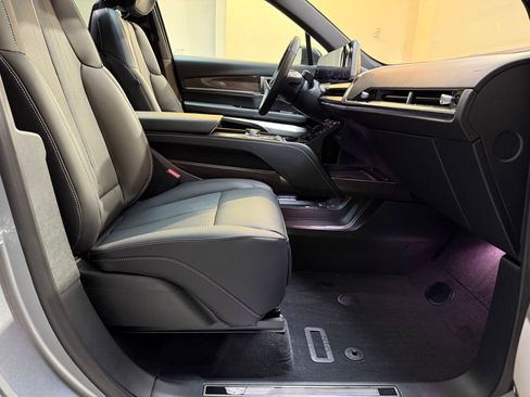 New 2026 Cadillac Vistiq Luxury AWD/4WD image 55