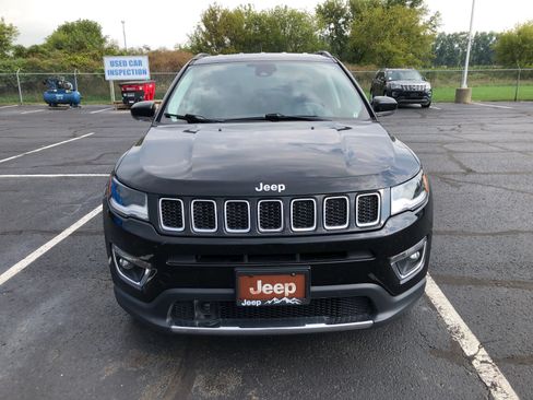 Used 2018 Jeep Compass Limited w/ Navigation Group AWD/4WD image 2
