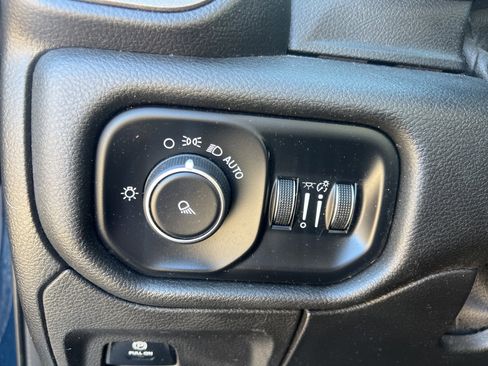 Used 2019 RAM 1500 Tradesman image 20