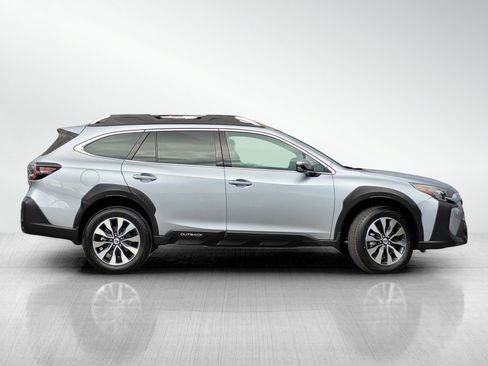 Used 2024 Subaru Outback Touring XT image 3