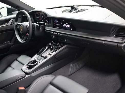 Certified 2025 Porsche 911 Carrera image 6