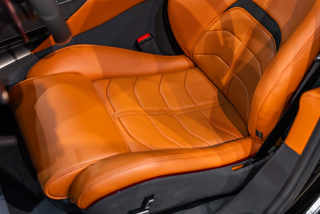 Used 2026 Ferrari Purosangue AWD/4WD image 33