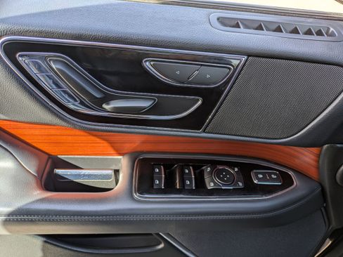 Used 2024 Lincoln Navigator L 4WD image 22