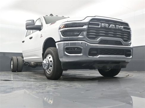 New 2026 RAM 3500 Tradesman w/ Chrome Appearance Group image 44